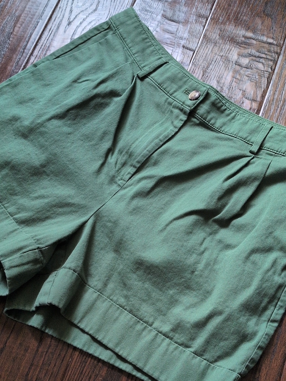 J. CREW I Classic Green Cotton Tailored Cuffed Bermuda 4" Shorts, 12